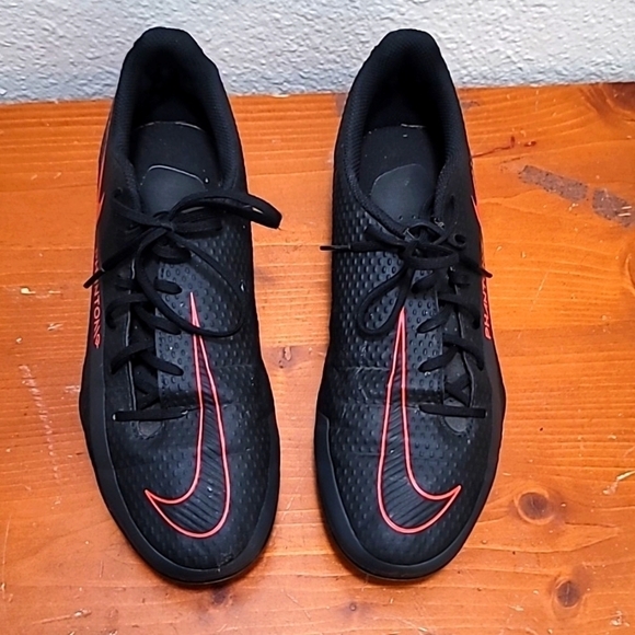 NIKE PHANTOM BLACK/RED GT CLUB FOOTBALL WOMEN'S SOCCER SHOES SIZE 7.5 - Picture 1 of 10